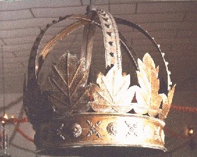 Coroa central, símbolo de Xangô, no Axé Ilê Obá