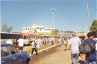 Foto: Silvana Nascimento. Vista do Santuário Novo, Trindade, 1998